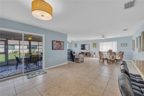 House in Sarasota, Florida 2 bedrooms, 121.89 sq.m. № 2218410 - photo 18