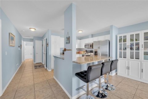 House in Sarasota, Florida 2 bedrooms, 121.89 sq.m. № 2218410 - photo 9
