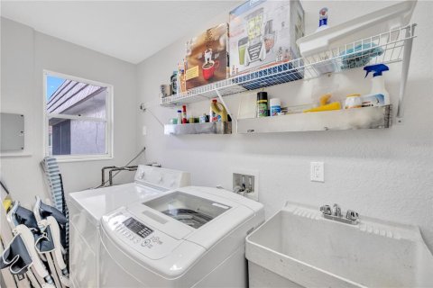 House in Sarasota, Florida 2 bedrooms, 121.89 sq.m. № 2218410 - photo 30