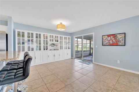 House in Sarasota, Florida 2 bedrooms, 121.89 sq.m. № 2218410 - photo 17
