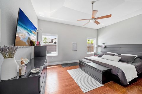 House in Weston, Florida 4 bedrooms, 204.01 sq.m. № 2086392 - photo 19