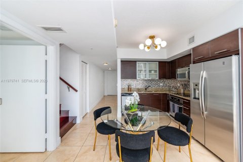 Copropriété à louer à Miami, Floride: 2 chambres, 130.25 m2 № 2046154 - photo 7