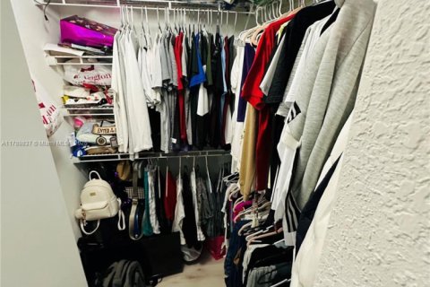 Купить кондоминиум в Майами-Бич, Флорида 1 спальня, 55.83м2, № 1936748 - фото 15