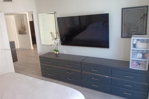Condominio en venta en Miami, Florida, 1 dormitorio, 63.64 m2 № 2029372 - foto 8