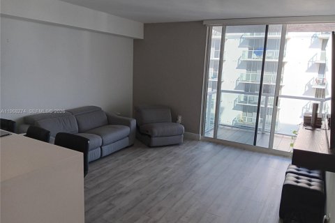 Condominio en venta en Miami, Florida, 1 dormitorio, 63.64 m2 № 2029372 - foto 5