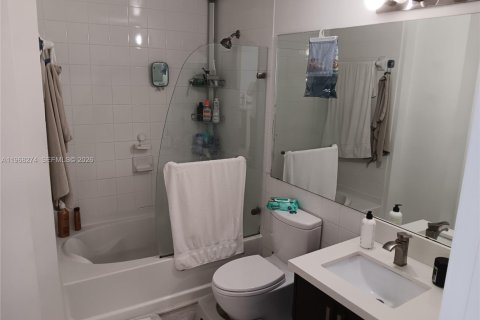 Condominio en venta en Miami, Florida, 1 dormitorio, 63.64 m2 № 2029372 - foto 7