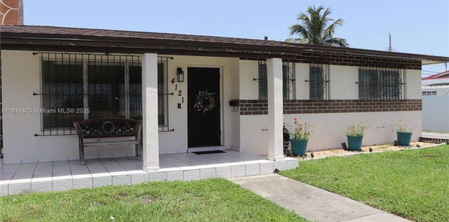 Casa en Miami, Florida 3 dormitorios, 144.74 m2 № 1776123