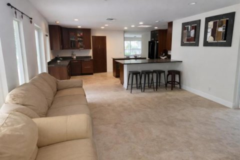 House in West Palm Beach, Florida 5 bedrooms, 167.97 sq.m. № 2187220 - photo 15