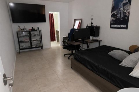 House in West Palm Beach, Florida 5 bedrooms, 167.97 sq.m. № 2187220 - photo 6