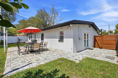 House in Tampa, Florida 3 bedrooms, 109.16 sq.m. № 2209485 - photo 23