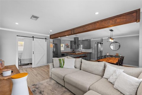 House in Tampa, Florida 3 bedrooms, 109.16 sq.m. № 2209485 - photo 3