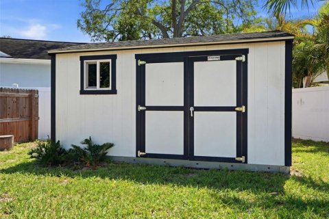 House in Tampa, Florida 3 bedrooms, 109.16 sq.m. № 2209485 - photo 28
