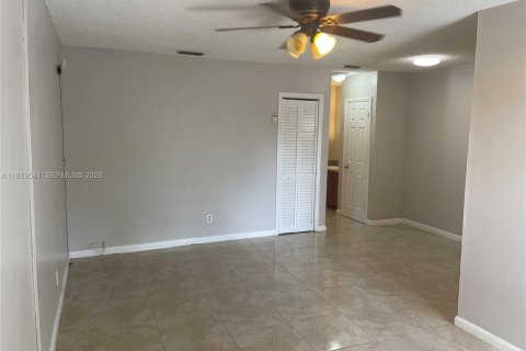 Apartamento en alquiler en Fort Lauderdale, Florida, 1 dormitorio, 71.63 m2 № 2043403 - foto 2