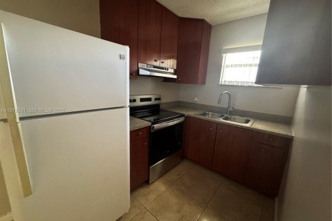 Apartamento en alquiler en Fort Lauderdale, Florida, 1 dormitorio, 71.63 m2 № 2043403 - foto 5