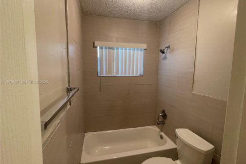 Apartamento en alquiler en Fort Lauderdale, Florida, 1 dormitorio, 71.63 m2 № 2043403 - foto 12