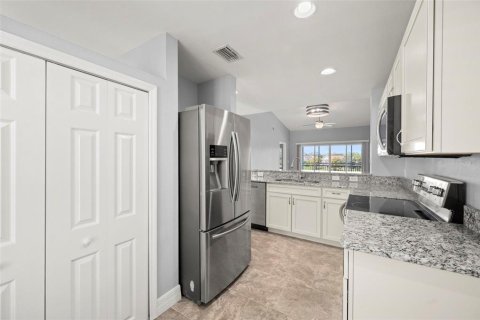 Copropriété à vendre à North Port, Floride: 2 chambres, 108.51 m2 № 2201335 - photo 10