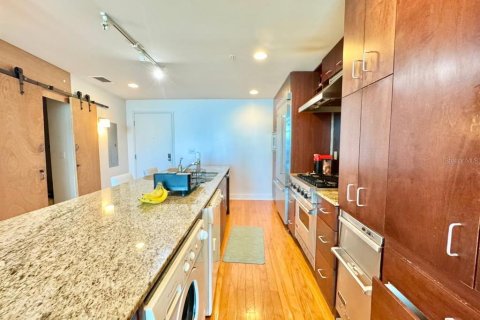Copropriété à vendre à Tampa, Floride: 2 chambres, 97.55 m2 № 1898711 - photo 11
