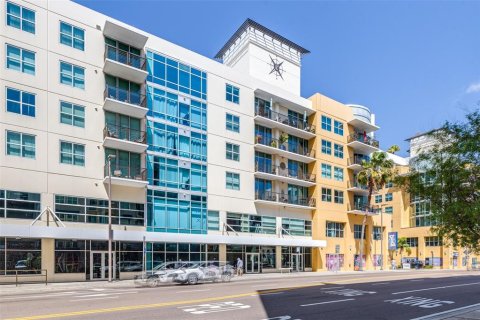 Copropriété à vendre à Tampa, Floride: 2 chambres, 97.55 m2 № 1898711 - photo 2