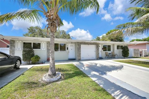 Immobilier commercial à Miami, Floride 197.32 m2 № 2281842