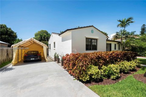 Casa en venta en West Palm Beach, Florida, 3 dormitorios, 219.34 m2 № 1993895 - foto 3