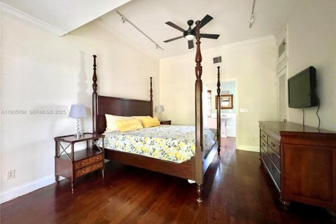 Casa en venta en West Palm Beach, Florida, 3 dormitorios, 219.34 m2 № 1993895 - foto 8