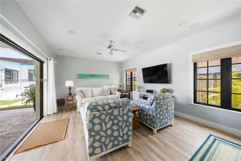 Casa en venta en West Palm Beach, Florida, 3 dormitorios, 219.34 m2 № 1993895 - foto 23