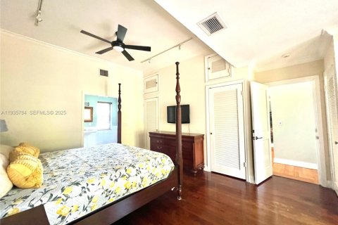 Casa en venta en West Palm Beach, Florida, 3 dormitorios, 219.34 m2 № 1993895 - foto 4