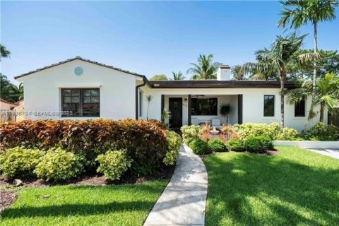 Casa en venta en West Palm Beach, Florida, 3 dormitorios, 219.34 m2 № 1993895 - foto 1