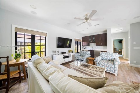 Casa en venta en West Palm Beach, Florida, 3 dormitorios, 219.34 m2 № 1993895 - foto 24