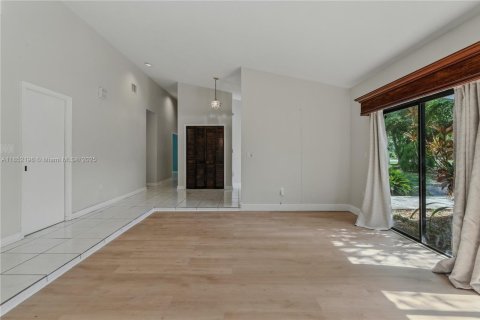 Villa ou maison à louer à Palmetto Bay, Floride: 4 chambres, 240.9 m2 № 1872035 - photo 10