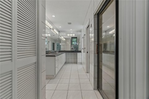 Villa ou maison à louer à Palmetto Bay, Floride: 4 chambres, 240.9 m2 № 1872035 - photo 19