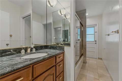 Villa ou maison à louer à Palmetto Bay, Floride: 4 chambres, 240.9 m2 № 1872035 - photo 26