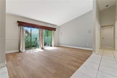 Villa ou maison à louer à Palmetto Bay, Floride: 4 chambres, 240.9 m2 № 1872035 - photo 7