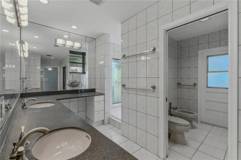 Villa ou maison à louer à Palmetto Bay, Floride: 4 chambres, 240.9 m2 № 1872035 - photo 21