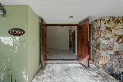Villa ou maison à louer à Palmetto Bay, Floride: 4 chambres, 240.9 m2 № 1872035 - photo 4