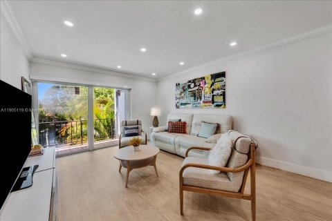 Condo in Miami, Florida, 2 bedrooms  № 1955905 - photo 22