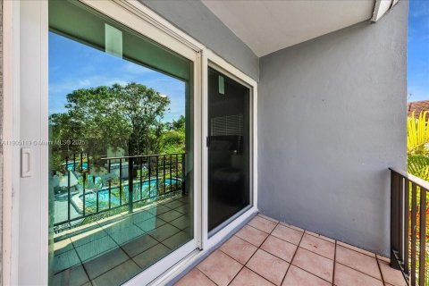 Condo in Miami, Florida, 2 bedrooms  № 1955905 - photo 26