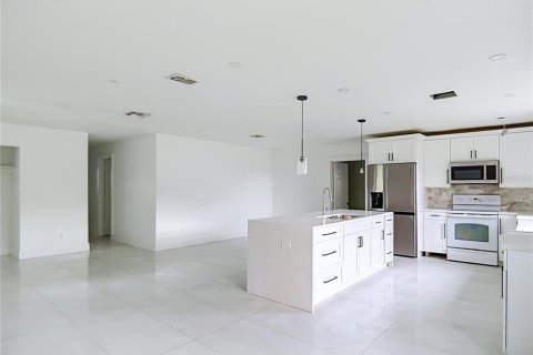 Villa ou maison à louer à Lakeland, Floride: 5 chambres, 137.87 m2 № 2416623 - photo 5