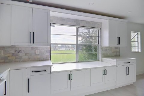Villa ou maison à louer à Lakeland, Floride: 5 chambres, 137.87 m2 № 2416623 - photo 9