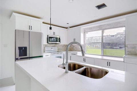Villa ou maison à louer à Lakeland, Floride: 5 chambres, 137.87 m2 № 2416623 - photo 12
