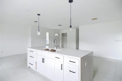 Villa ou maison à louer à Lakeland, Floride: 5 chambres, 137.87 m2 № 2416623 - photo 8