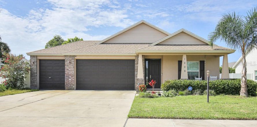 House in Plant City, Florida 3 bedrooms, 153.75 sq.m. № 2427536