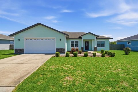 House in Newberry, Florida 4 bedrooms, 186.64 sq.m. № 2218086