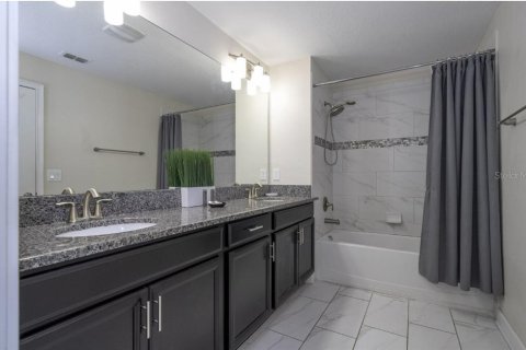 Adosado en venta en Kissimmee, Florida, 5 dormitorios, 201.41 m2 № 1769497 - foto 28