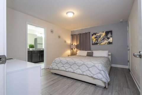 Adosado en venta en Kissimmee, Florida, 5 dormitorios, 201.41 m2 № 1769497 - foto 25