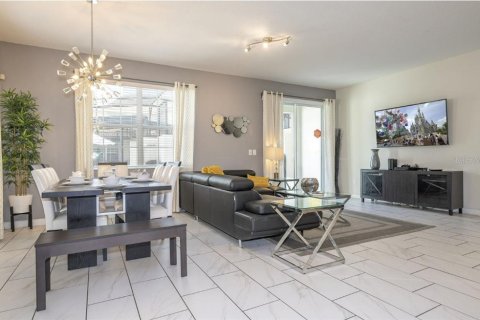 Adosado en venta en Kissimmee, Florida, 5 dormitorios, 201.41 m2 № 1769497 - foto 21