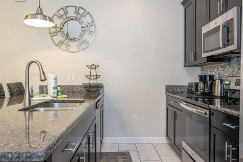 Adosado en venta en Kissimmee, Florida, 5 dormitorios, 201.41 m2 № 1769497 - foto 19