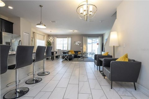 Adosado en venta en Kissimmee, Florida, 5 dormitorios, 201.41 m2 № 1769497 - foto 17