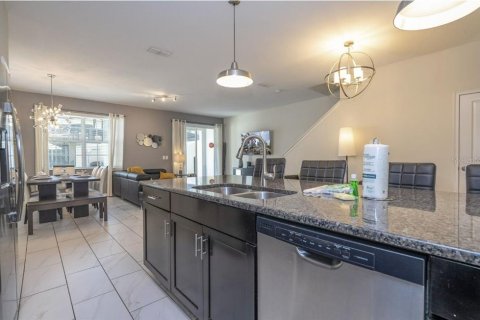 Adosado en venta en Kissimmee, Florida, 5 dormitorios, 201.41 m2 № 1769497 - foto 20