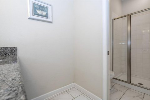 Adosado en venta en Kissimmee, Florida, 5 dormitorios, 201.41 m2 № 1769497 - foto 15